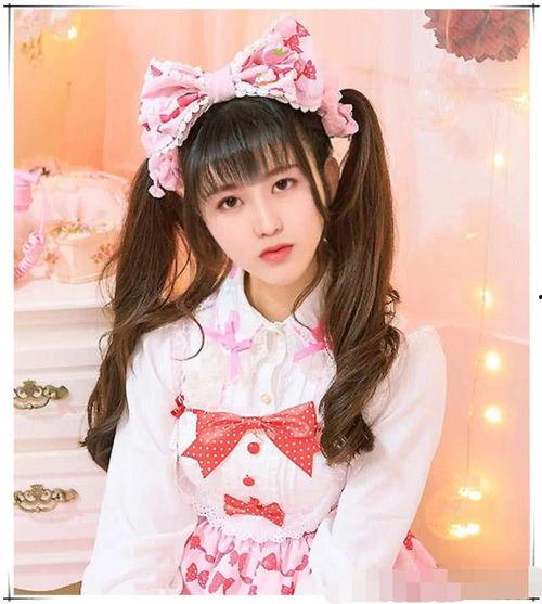 网红男扮萝莉,揭秘网络世界的另类魅力