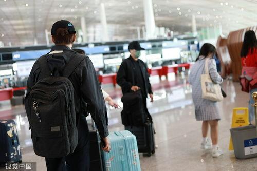 机场人照片,这位旅客的微笑，点亮了整个航站楼